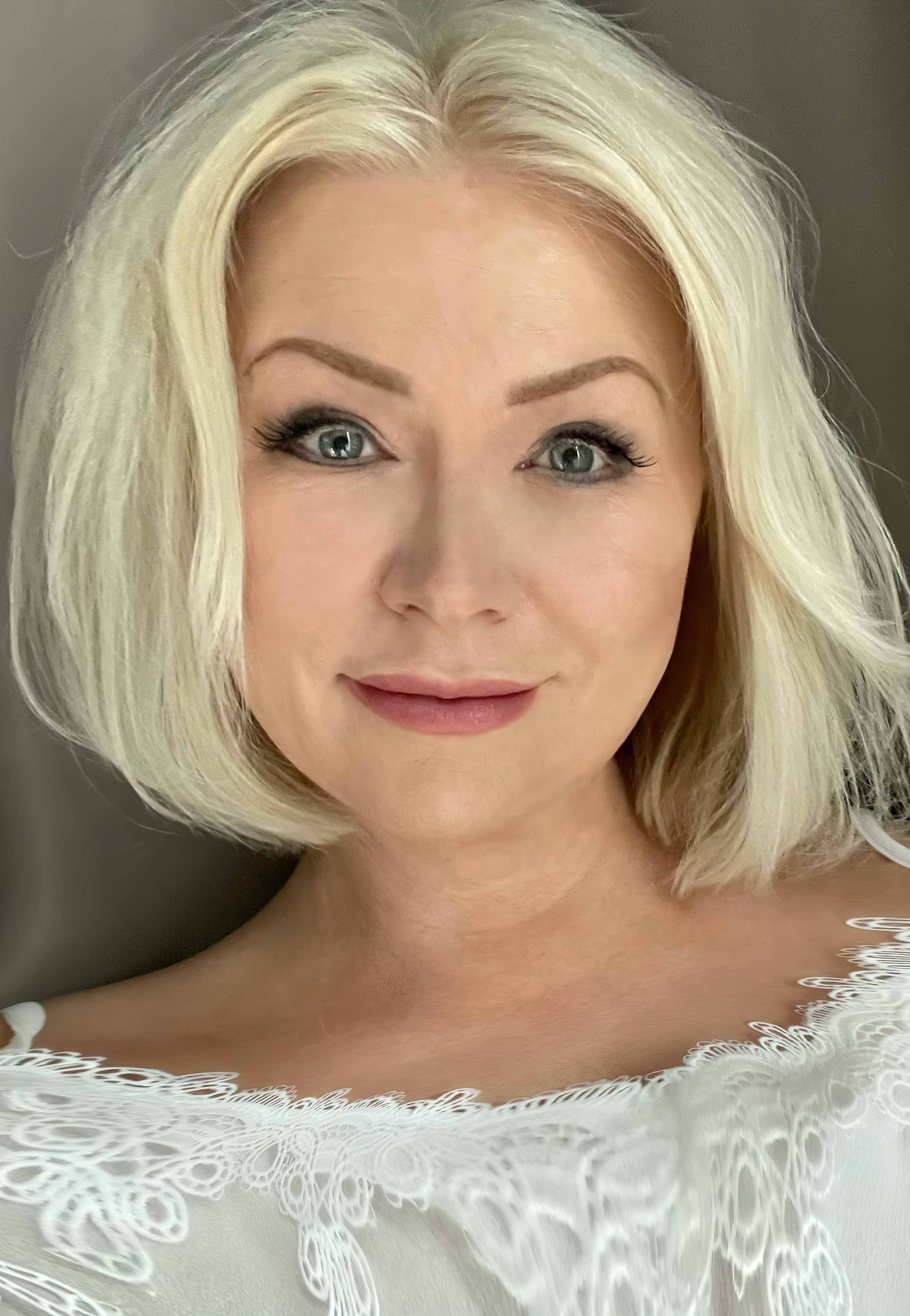 2021 mai Nina standard scale 2 00x gigapixel