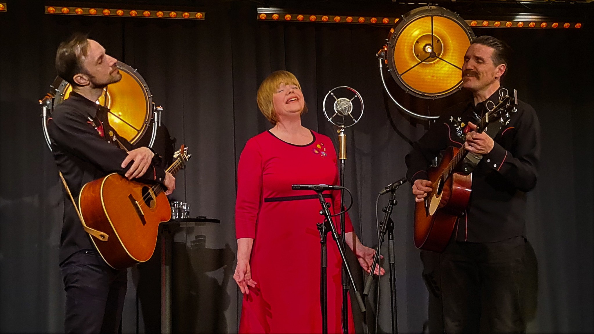 Underholdning på SOR-konferansen ved Randi Tytingvåg trio. Foto Jarle Eknes