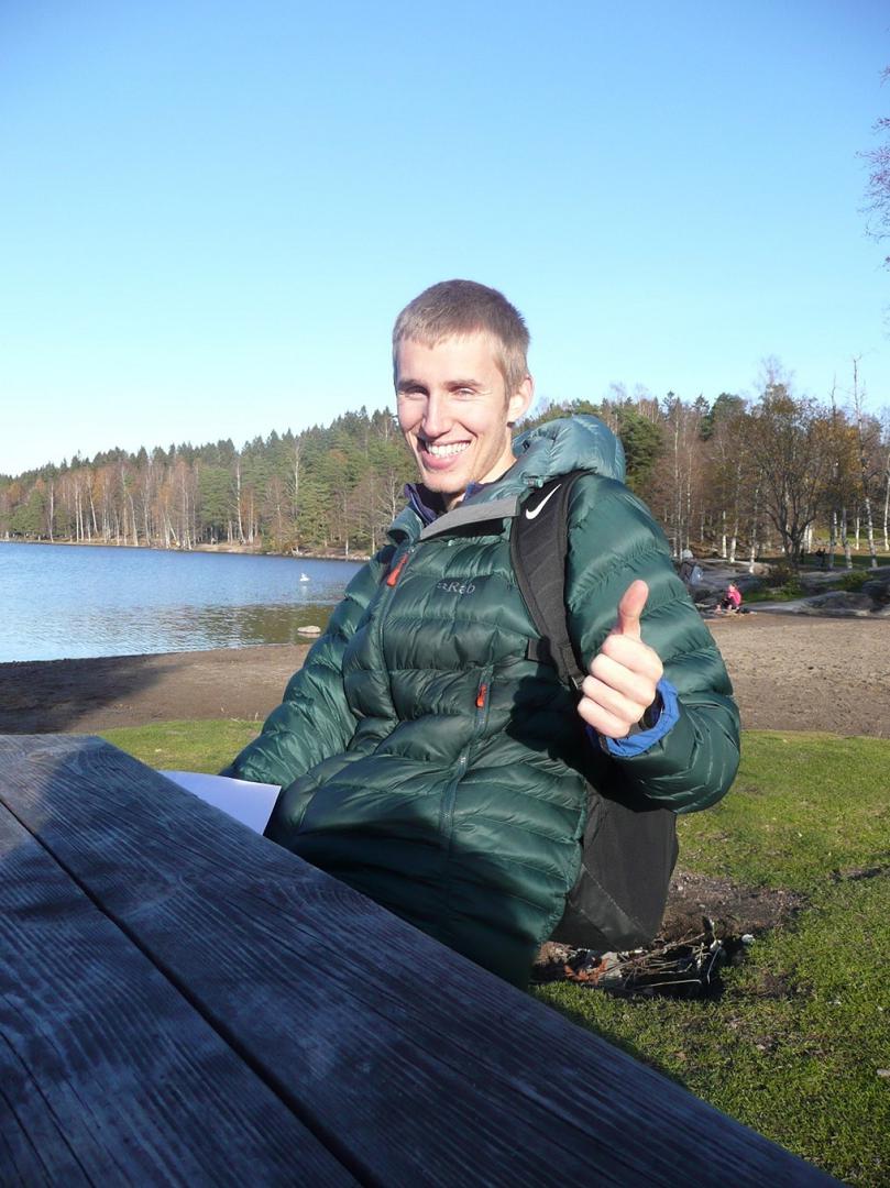 Petter på sosial samling i Oslo. Foto: Emanuel Lie