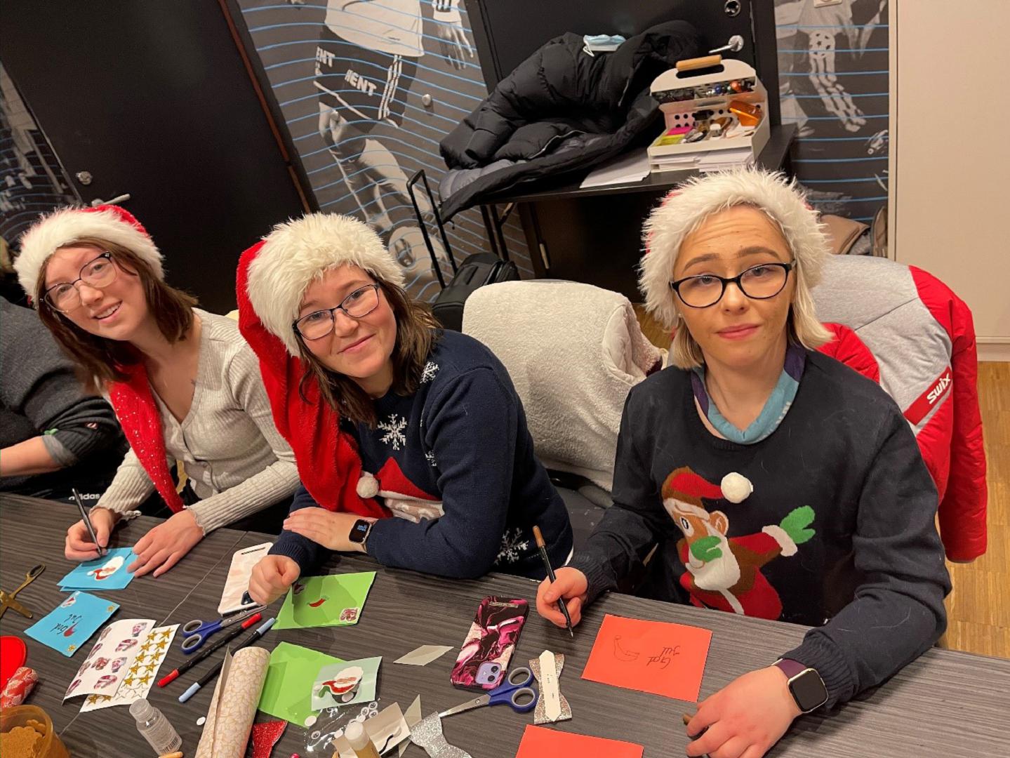 Fra sosial samling med juleverksted i desember. Foto: Ingrid Dyson