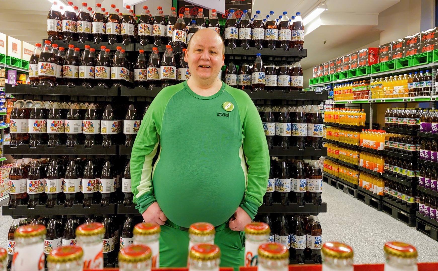 Det er etablert mange HELT MED-stillinger i Kiwi. Foto: Jarle Eknes